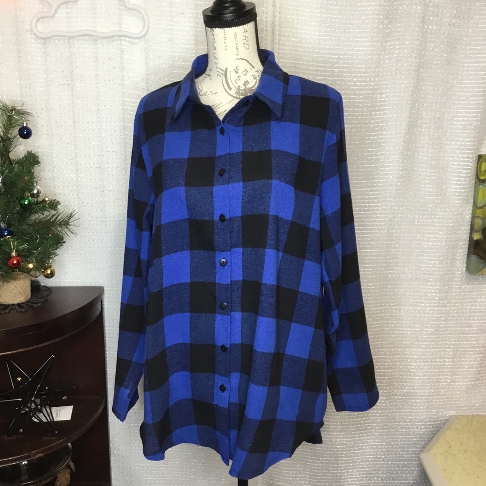 New without tag Long Plaid Button Front Blouse